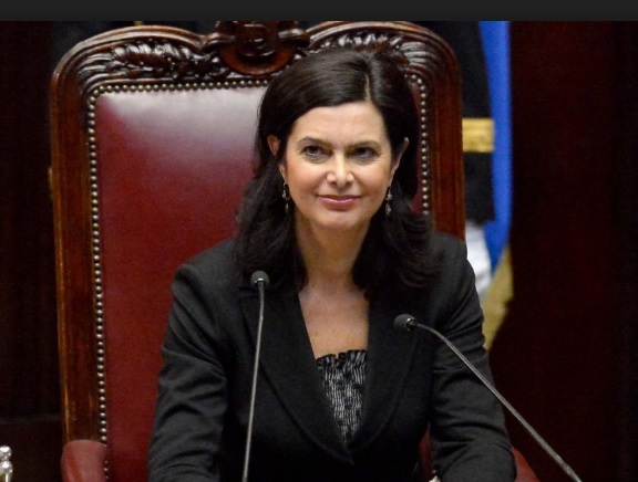 Laura Boldrini contro M5S e Cdx per le poltrone, ma lei fu eletta così