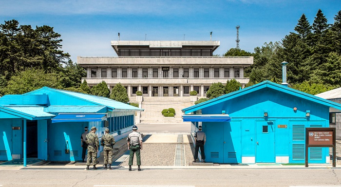 Moon Jae-in e Kim Jong-un: guerra Corea finita