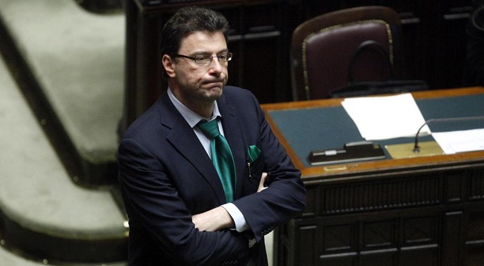 giancarlo giorgetti attaccato da luigi di maio. governo ultime notizie