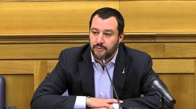 sondaggi elettorali, Governo ultime notizie, Salvini attacca Monti sull'arrivo della troika