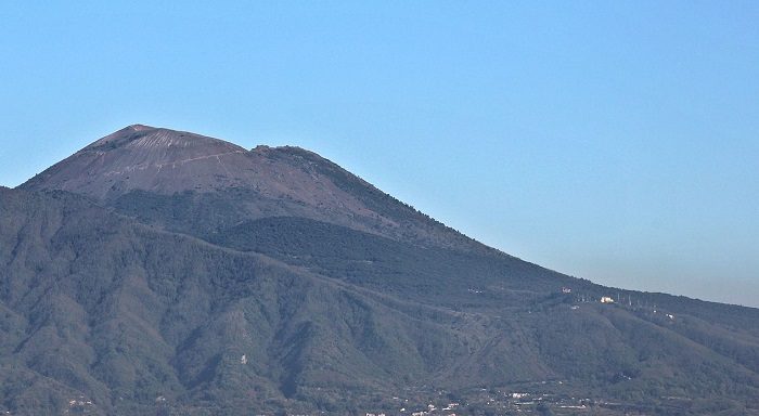 Terremoto Vesuvio: 16 scosse, vulcanologo allarma