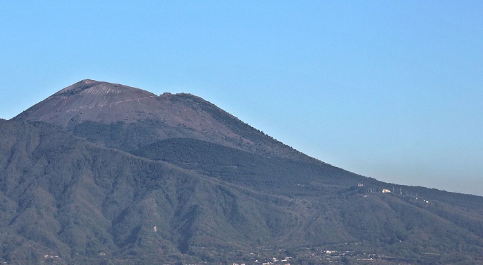 Terremoto Vesuvio: 16 scosse, vulcanologo allarma
