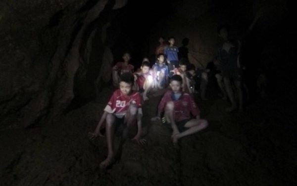 ragazzi grotta thailandia