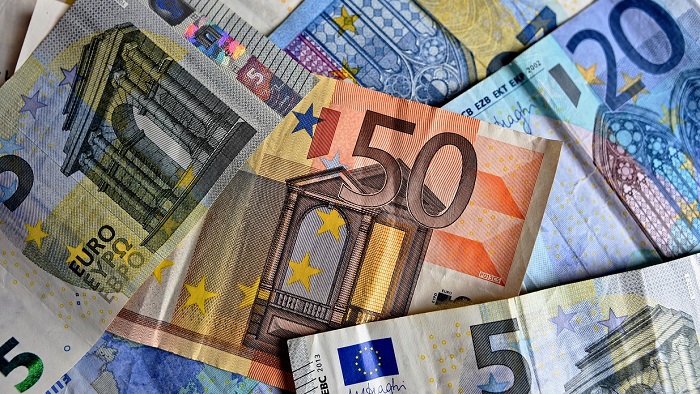 Assegno Legge 104 bonus 1900 euro caregiver