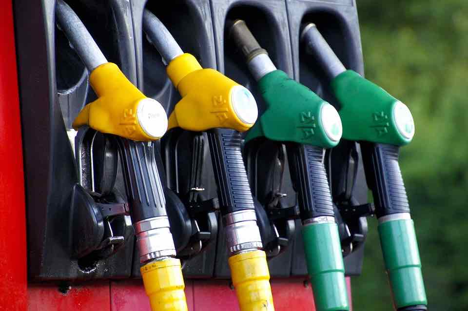 Accise benzina 2019: riduzione bocciata dalla Lega, nessun taglio