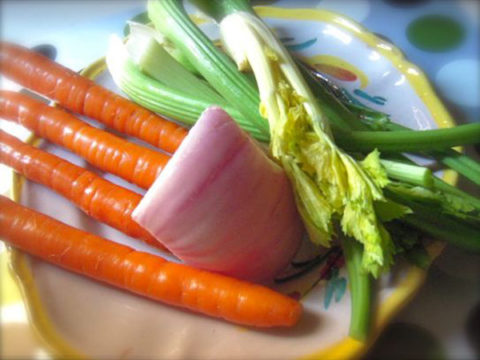 Brodo vegetale: ricetta veloce e originale passo dopo passo