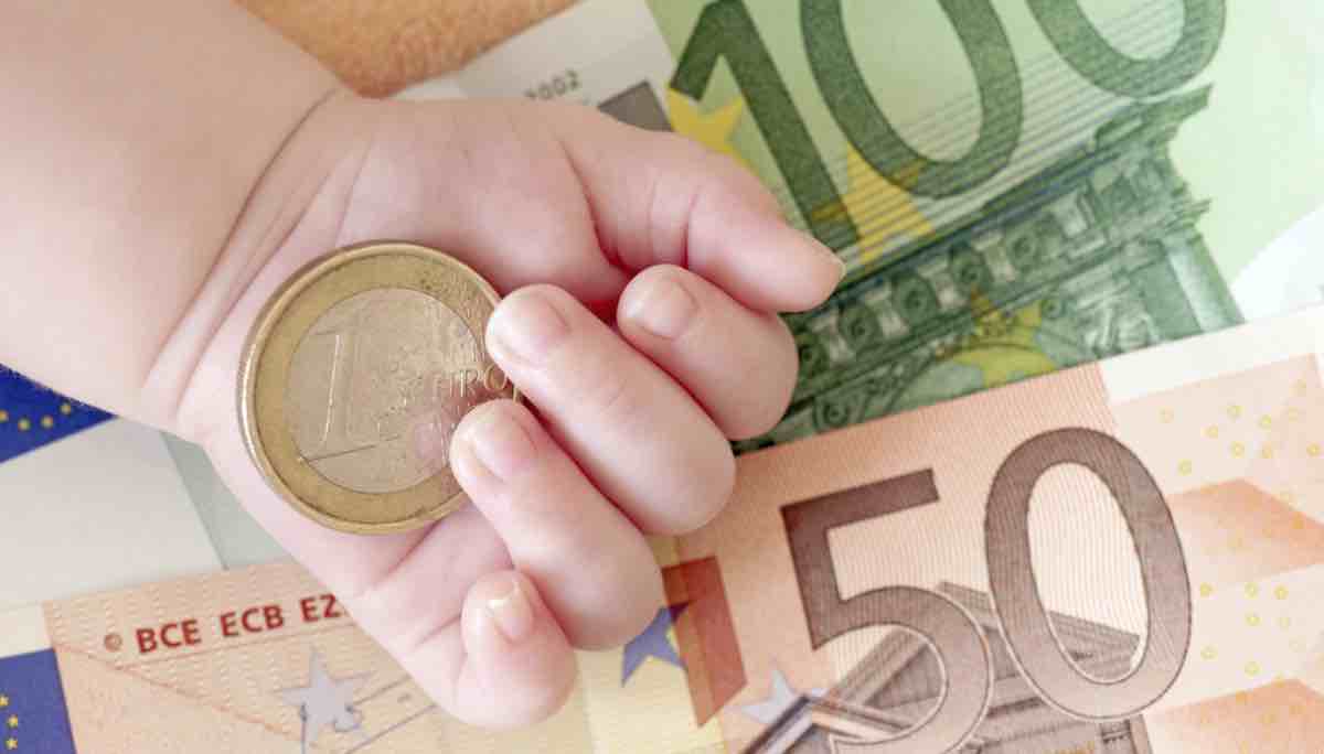 Assegni familiari figli a carico 2019: superamento reddito, cosa accade