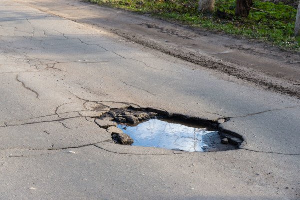 Risarcimento danni al Comune per buche o incidenti, la procedura