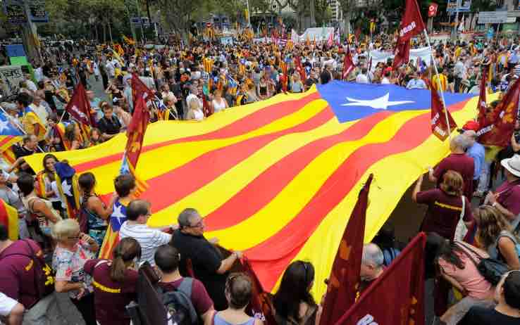 Catalogna, ultime notizie: inizia il processo contro dodici indipendentisti