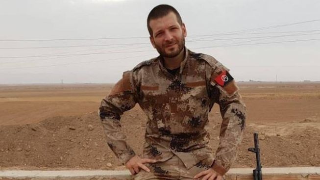 Chi è Lorenzo Orsetti biografia e cv del volontario ucciso dall'Isis