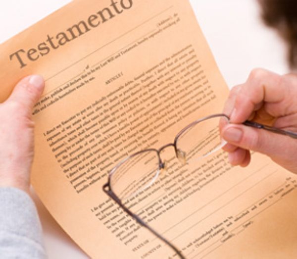Testamento invalido e testamento impugnabile: cosa sono, differenze e legge