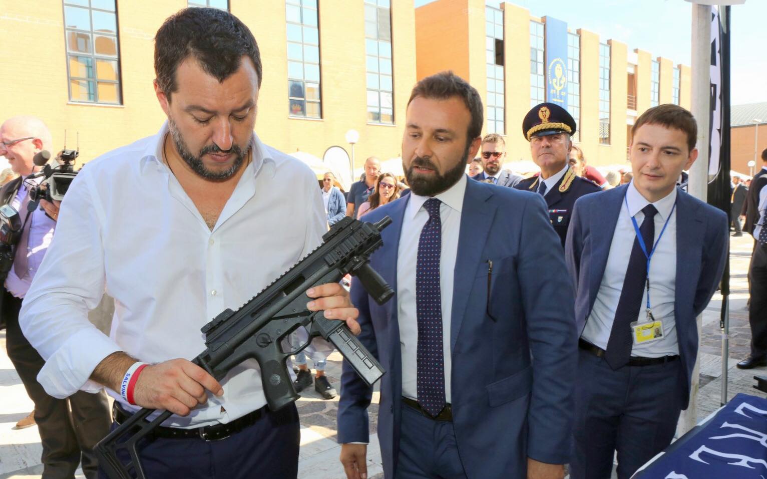 hi è Luca Morisi lo spin doctor di Salvini stipendio e cosa fa esattamente