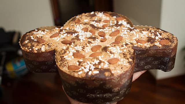 Colomba pasquale ricetta veloce, con Bimby o lievito madre. Come si fa