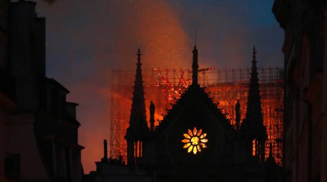 Guglia di Notre Dame, materiale e perché è crollata prima del soffitto