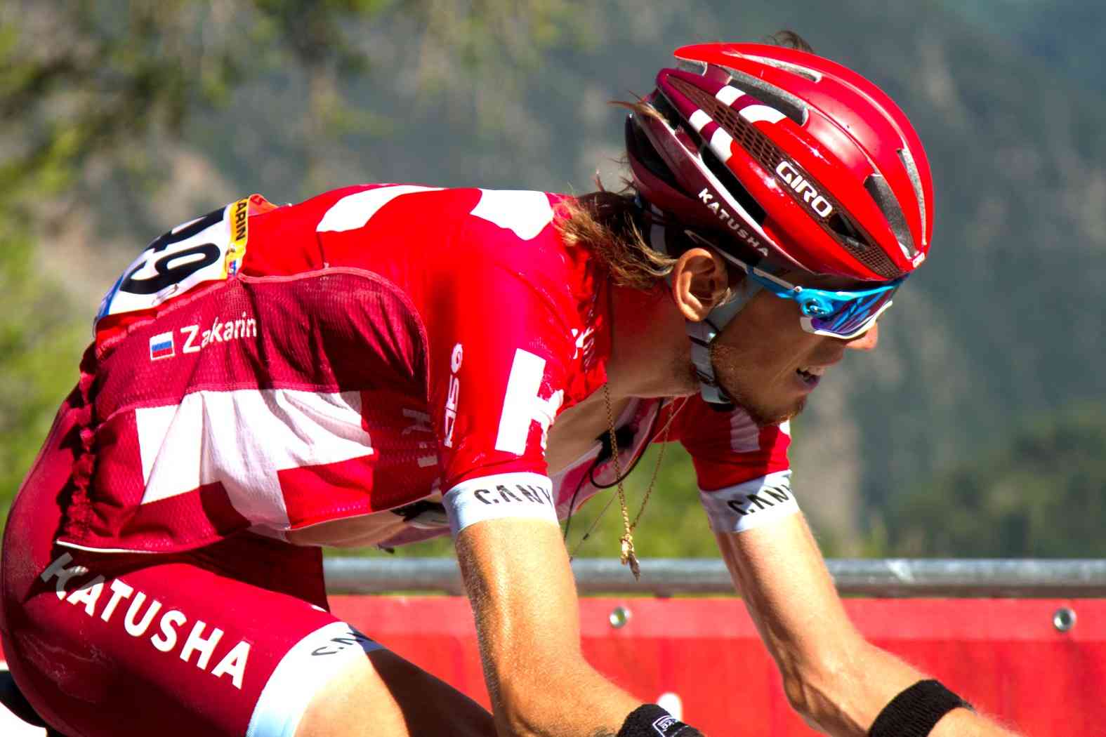 Giro d'Italia 2019 a Zakarin il primo arrivo in salita. Lopez e Yates crollano