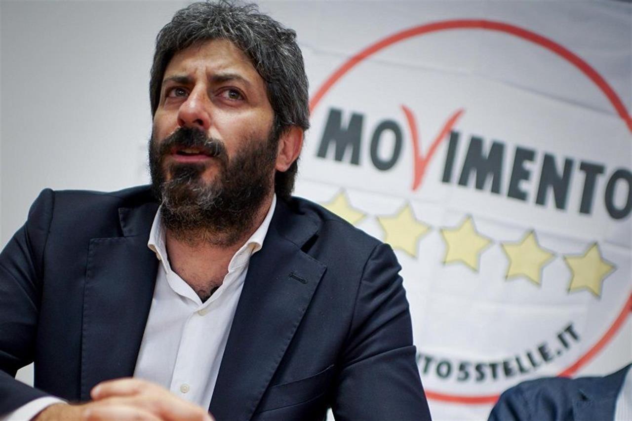 Roberto Fico contro Salvini e Di Maio: "cambiamo il M5S"