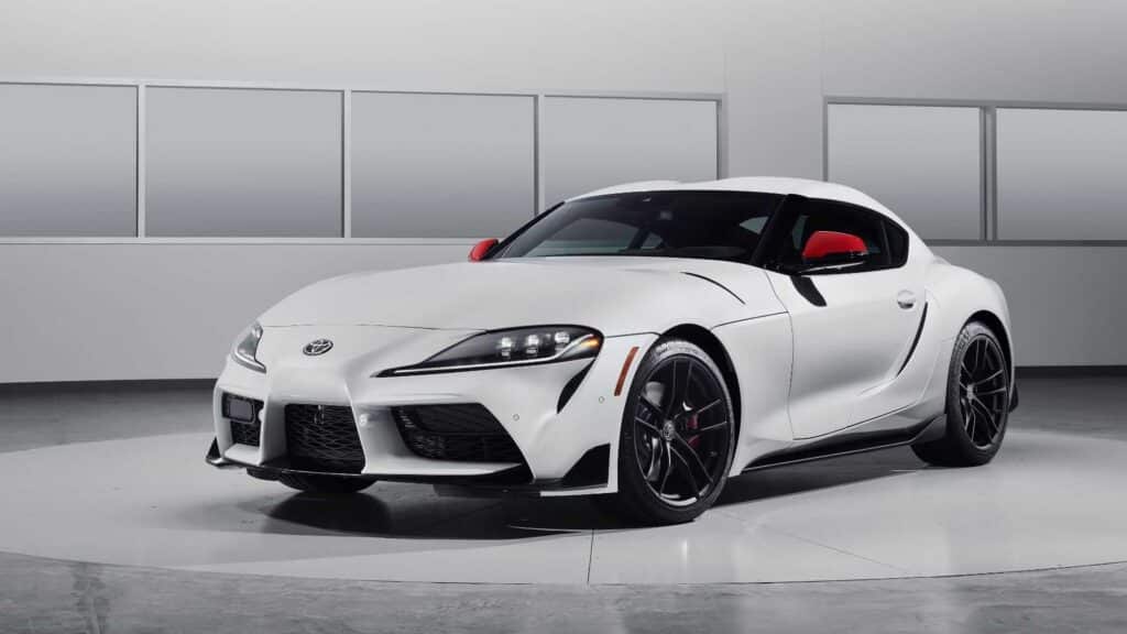 Toyota Supra 2019: prezzo, interni e scheda tecnica ufficiale