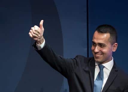 Di Maio Coca Cola: "a scuola meglio il succo d'arancia", le polemiche