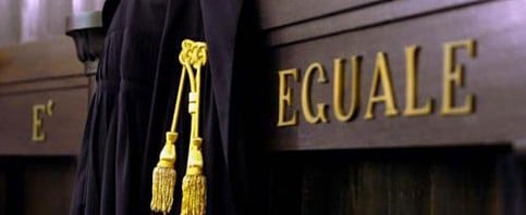 Cognome del padre negato se il figlio si oppone. Ecco la sentenza