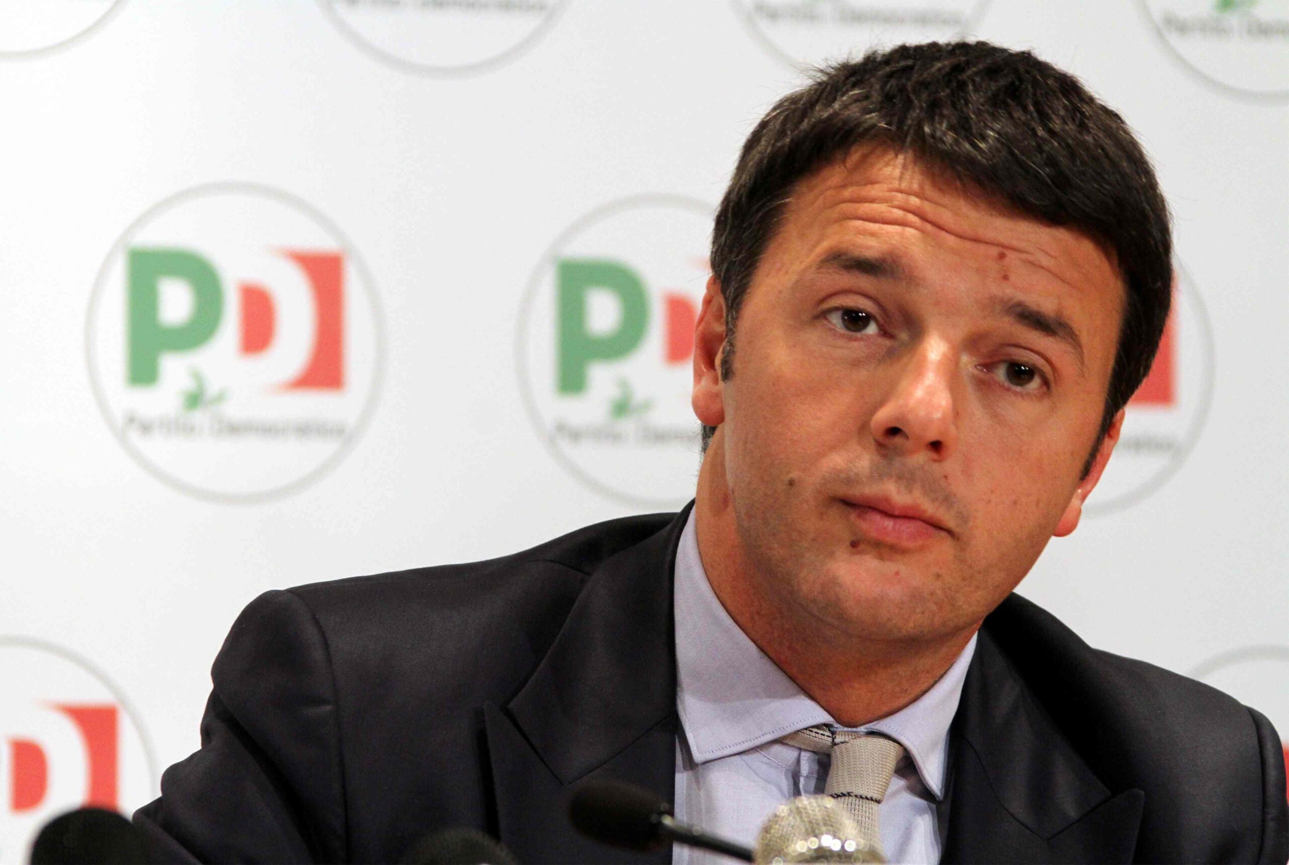 Crisi di governo: M5S "Noi con Renzi e Boschi bufala dell'estate"