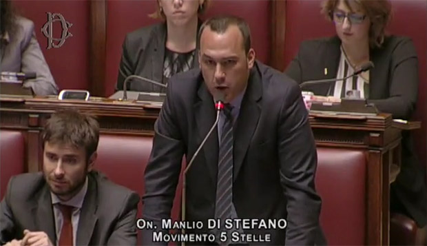 Di Stefano M5S "Renzi ha fregato Zingaretti, non mi fido del PD"