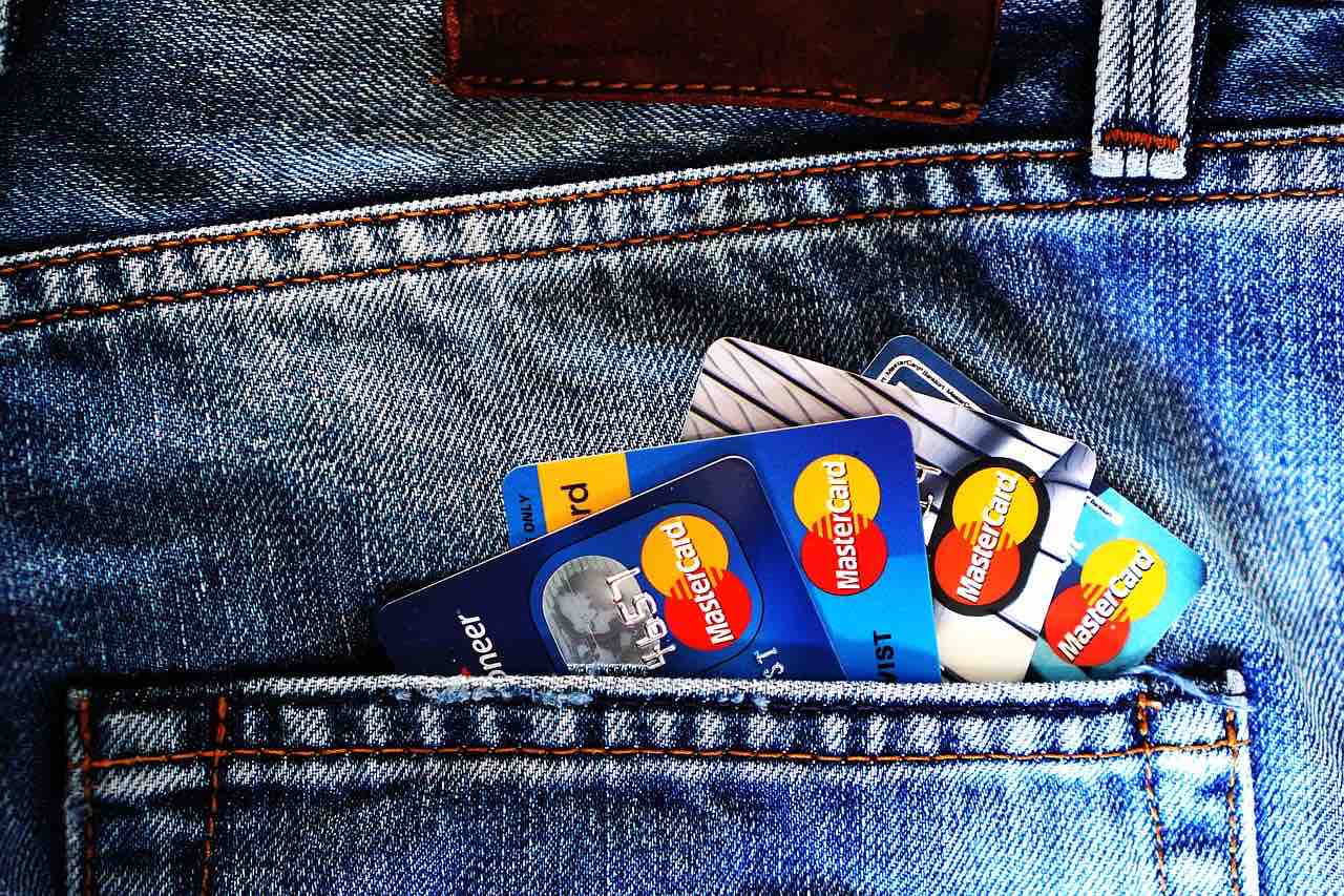 Carte di credito in tasca