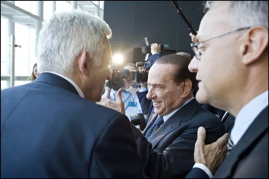 Il leader di Forza Italia durante un convegno pubblico