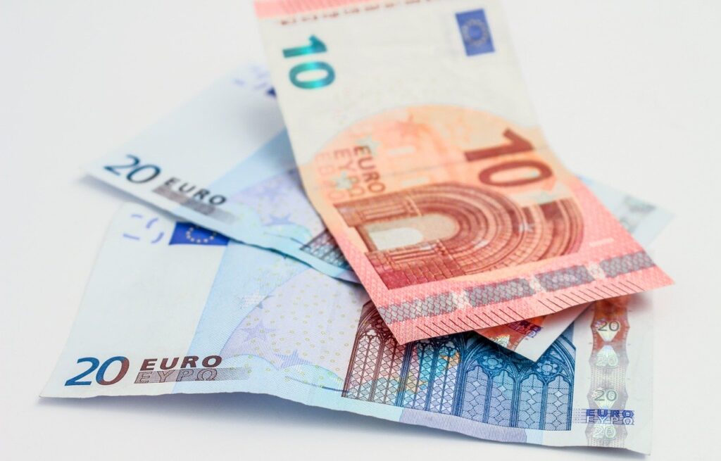 Reddito di cittadinanza agli stranieri