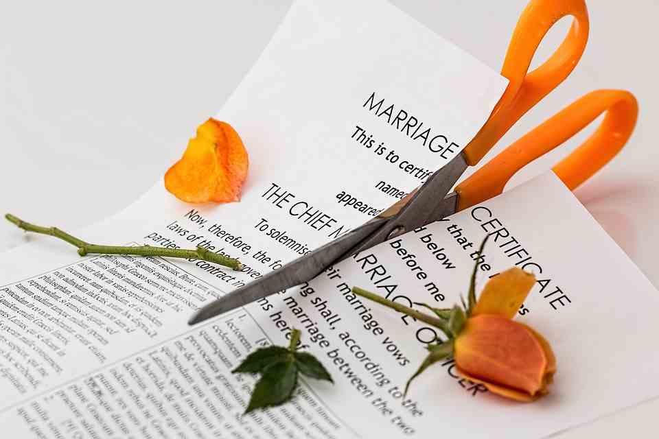 Assegno divorzio importo maggiore per chi rinuncia a studiare