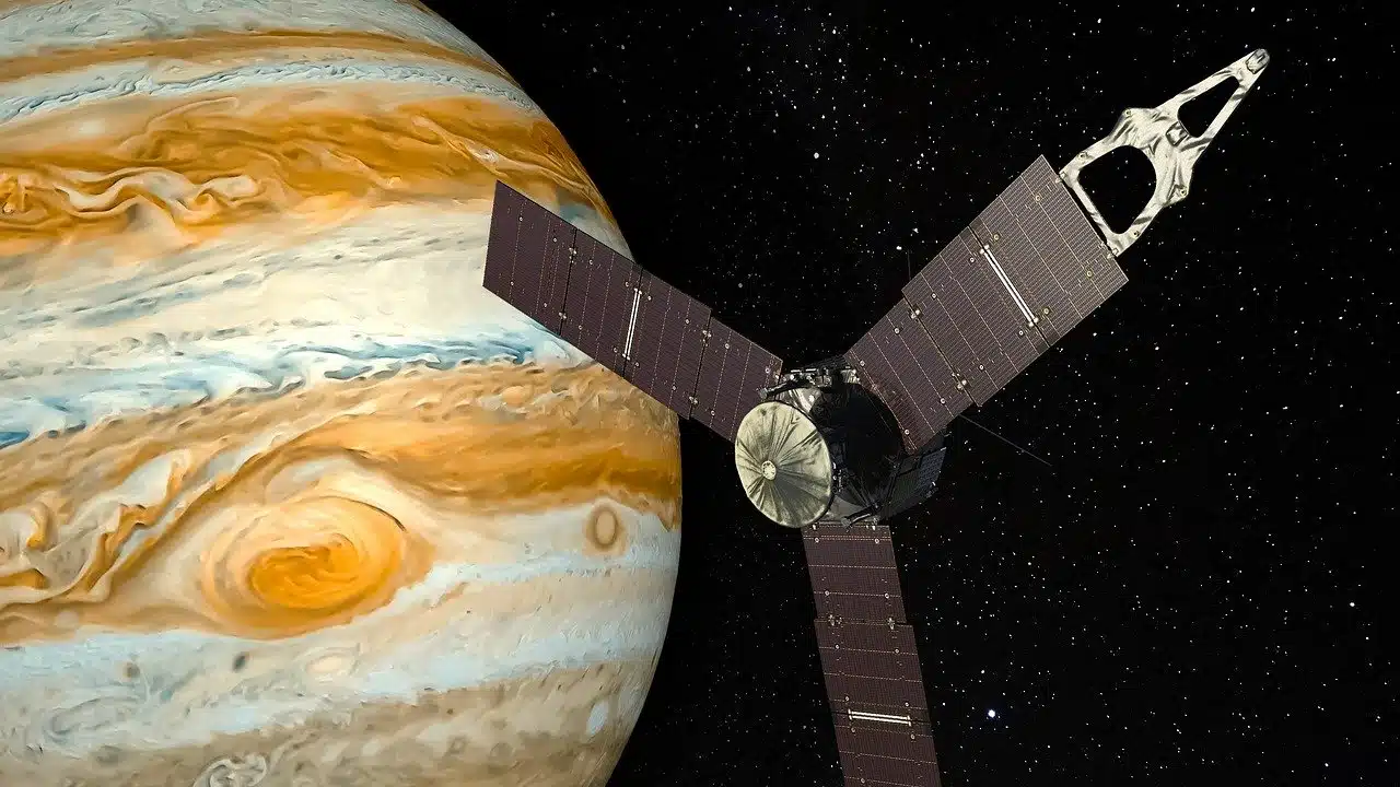 Giove la sonda Juno scopre 7 cicloni sul pianeta. I dettagli