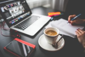 Flat Tax 2023: la Legge di Bilancio favorisce gli autonomi? Le cifre Flat Tax 2023: la Legge di Bilancio favorisce gli autonomi? Le cifre