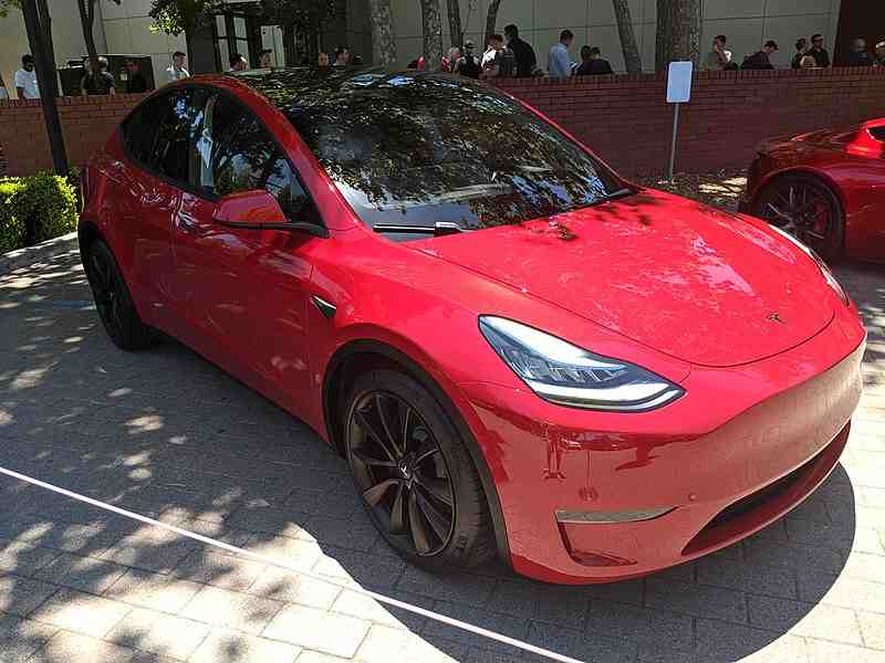 Tesla Model Y quando esce, prezzo e autonomia