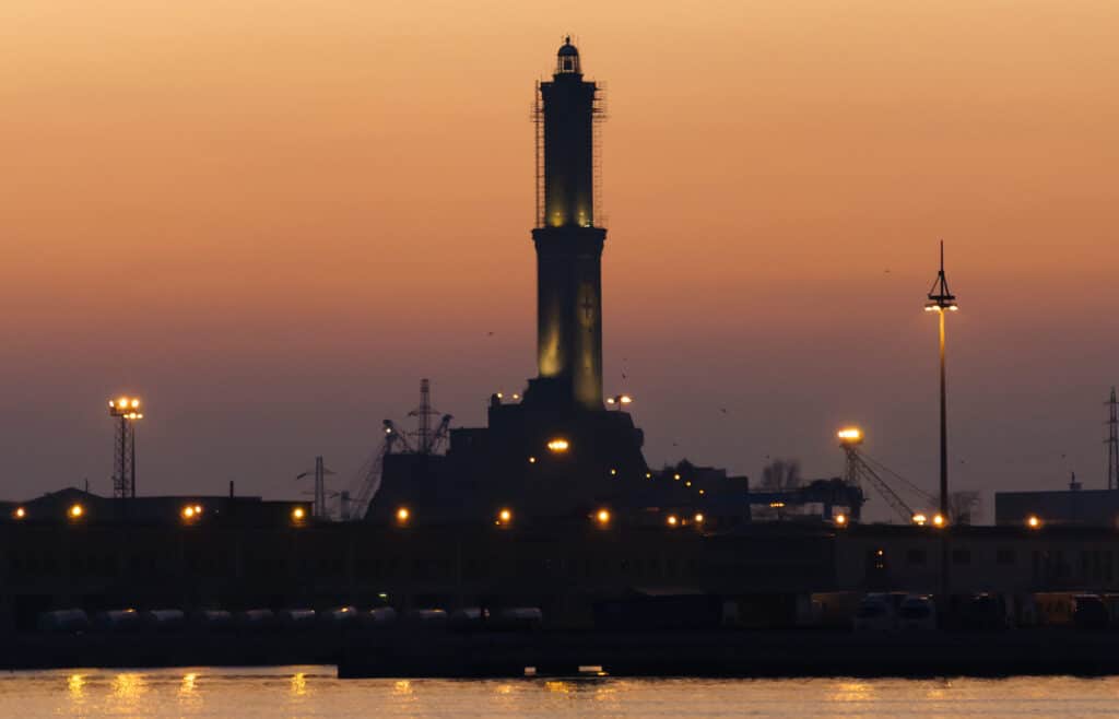 lanterna di genova: storia e curiosità