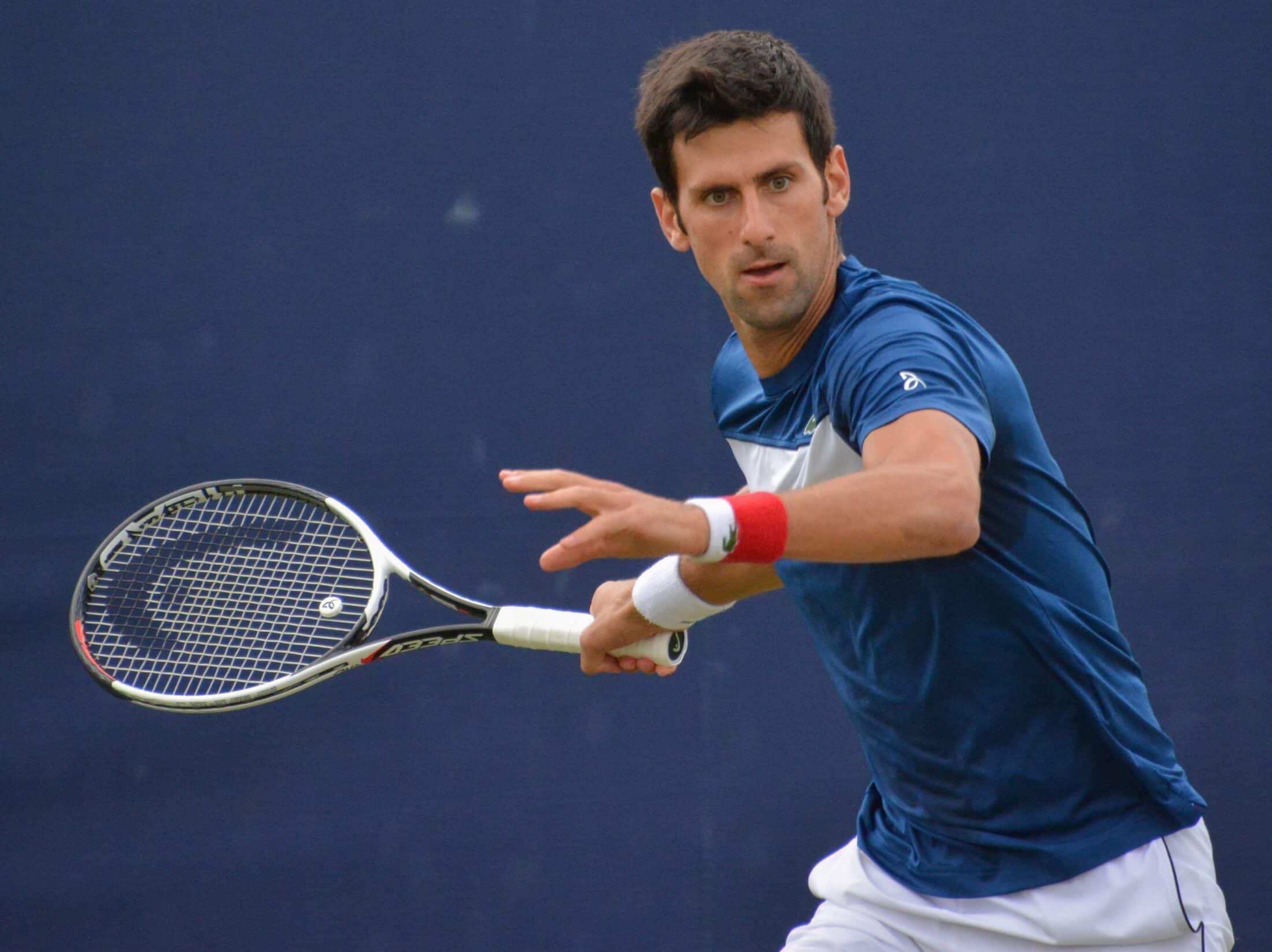 Novak Djokovic l'eterno terzo incomodo che insegue Federer e Nadal