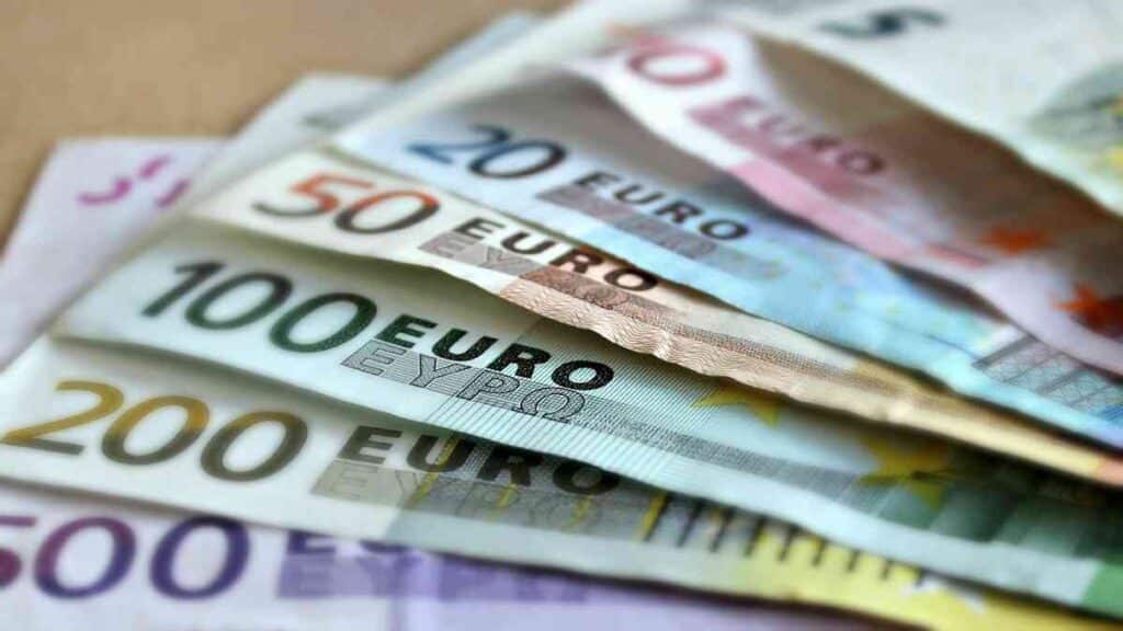 Pignoramento crediti alimentari cos'è, come funziona e limiti