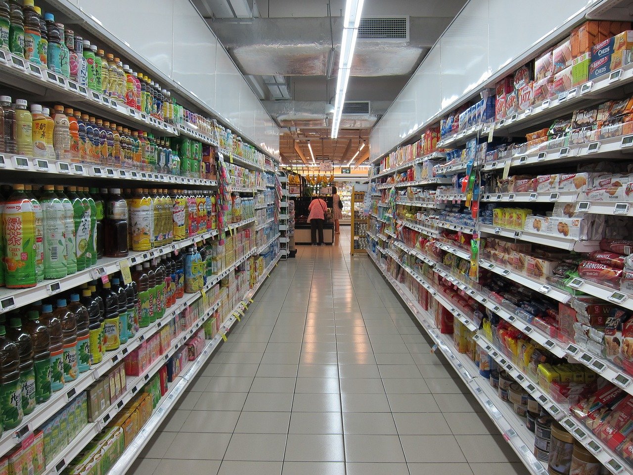 Fare la spesa in due al supermercato