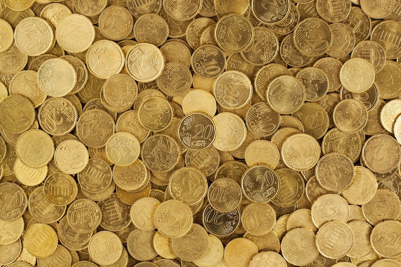 https://pixabay.com/it/photos/euro-monete-valuta-denaro-giallo-1353420/