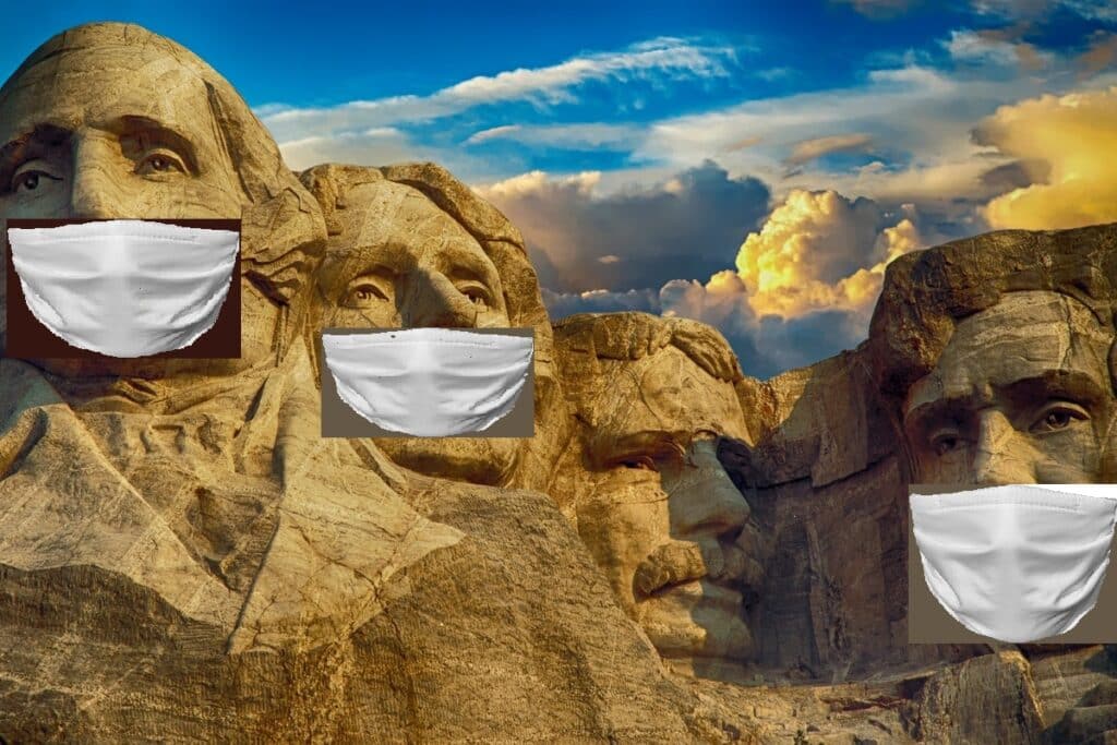 Le sculture dei padri costituenti USA con la mascherina