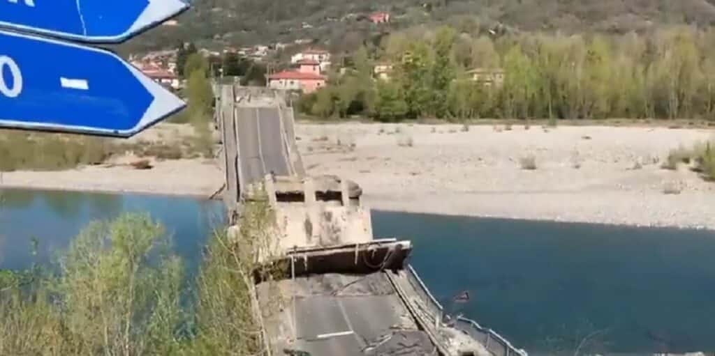 Ponte crollato sul Magra