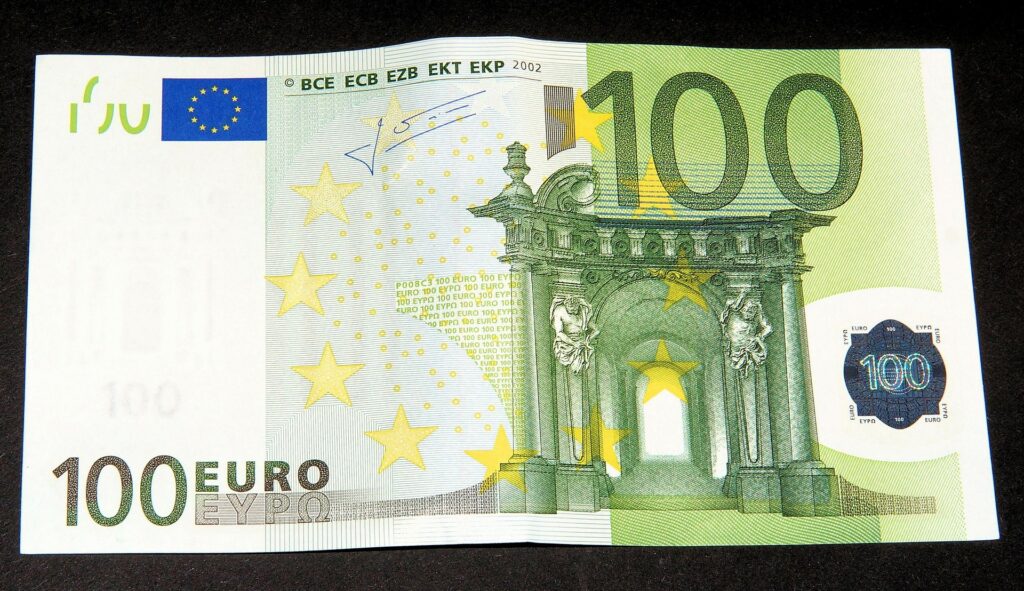 100 euro