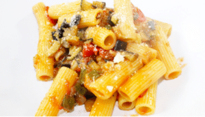 Rigatoni primavera, con melanzane e zucchine Rigatoni primavera, con melanzane e zucchine