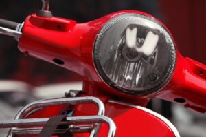 Ecobonus 2022 ciclomotori e motocicli: requisiti e domanda