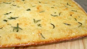 Focaccia sottile croccante Focaccia sottile croccante