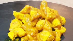 Bocconcini di pollo con curcuma e curry Bocconcini di pollo con curcuma e curry