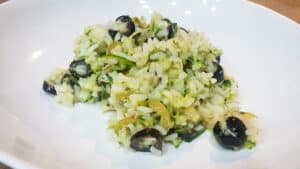 Riso freddo con tonno zucchine ed olive Riso freddo con tonno zucchine ed olive