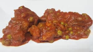 Spezzatino al sugo con piselli Spezzatino al sugo con piselli