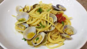 Linguine vongole e pomodorini Linguine vongole e pomodorini