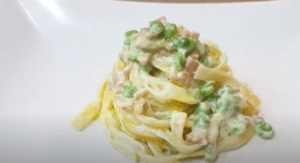 Tagliatelle con cavolfiore, pancetta e mandorle: primo piatto veloce Tagliatelle con cavolfiore, pancetta e mandorle: primo piatto veloce