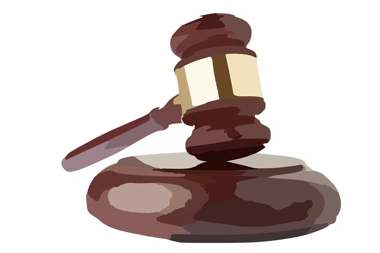 Reato di plagio attribuito a chi copia all'esame di avvocato: la sentenza