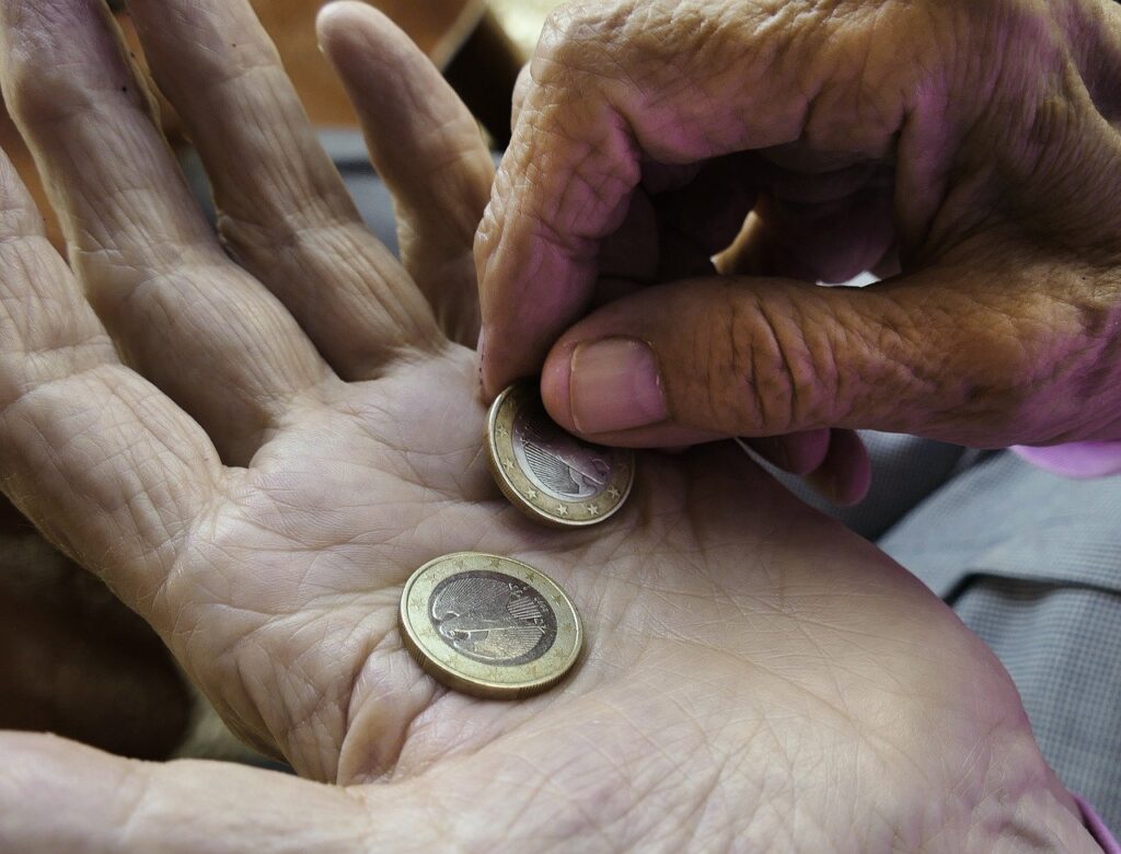 Aumento pensione dicembre: confermato per tutti. Di quanto?